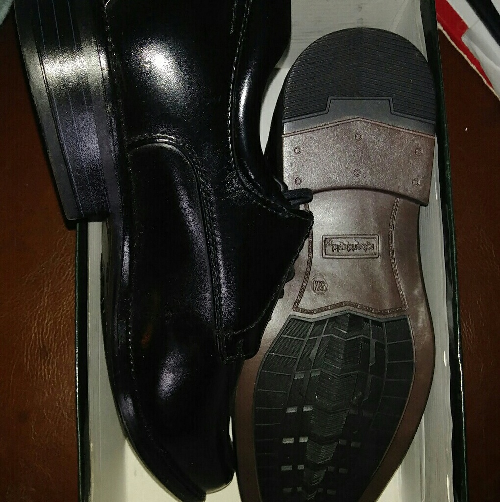 DRESS SHOES - Picture 2 of 5